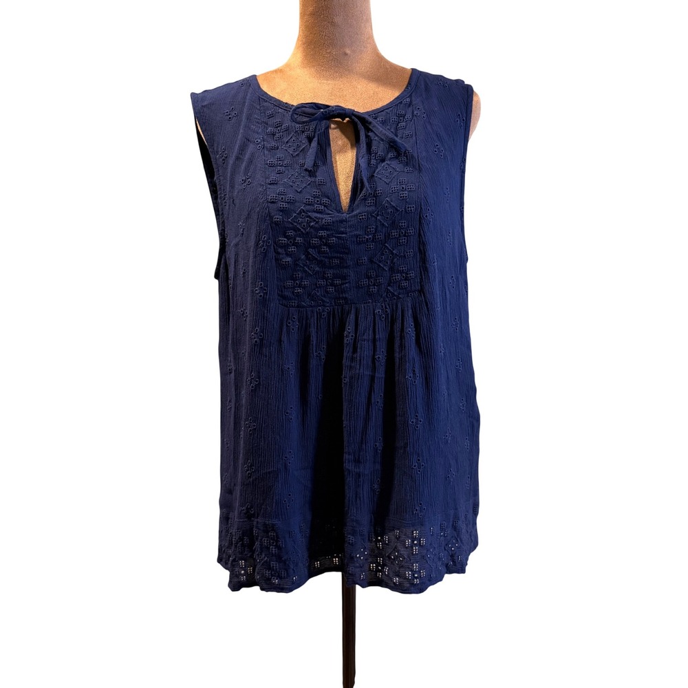 Gap Eyelet Embroidered Sleeveless Blouse Womens M Blue Boho Tie Neck Boho Chic